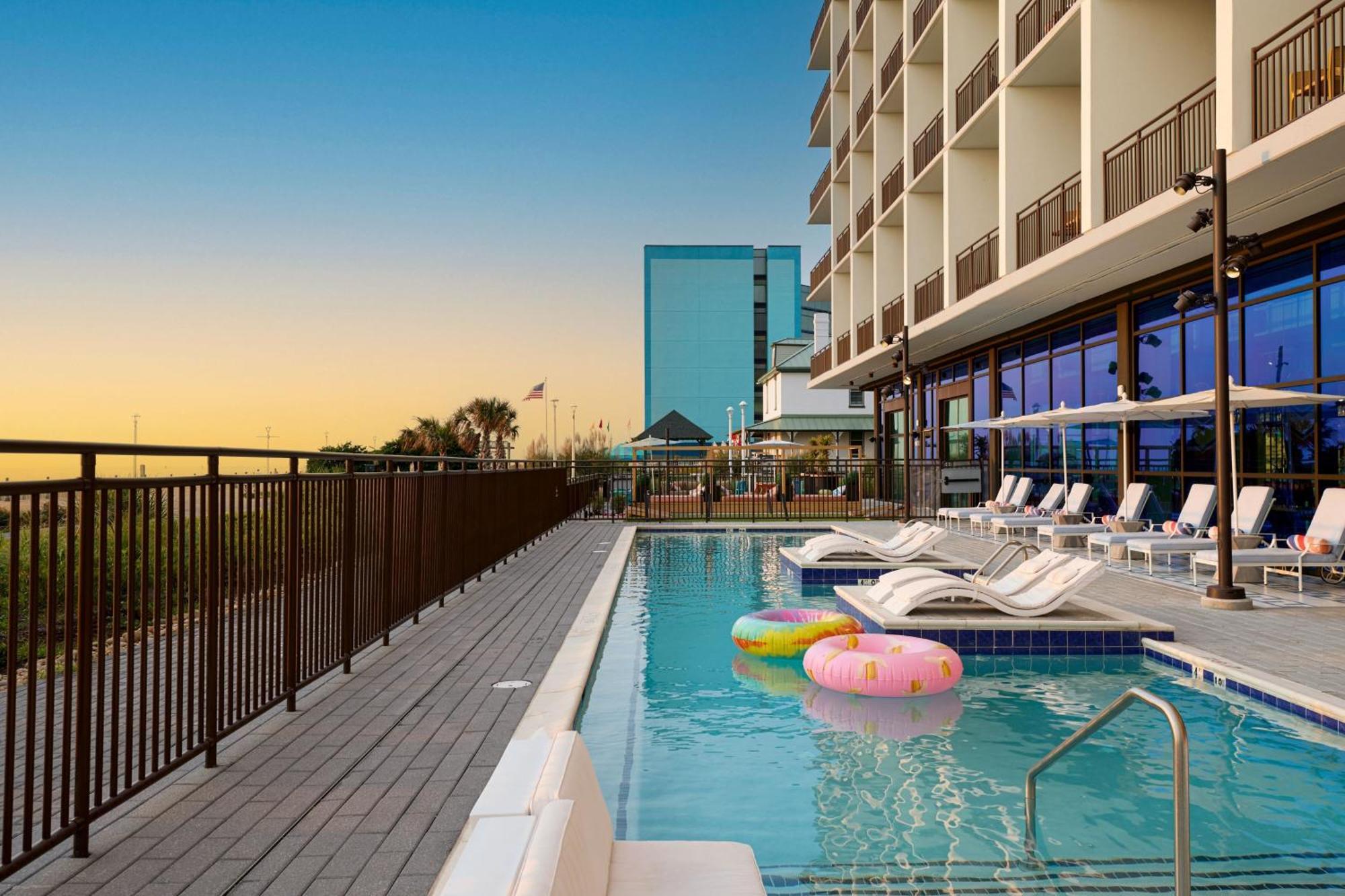 Moxy Virginia Beach Oceanfront Exterior photo